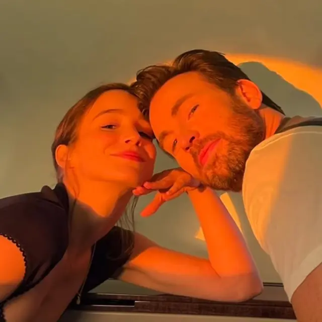 Resmi Menikah dengan Chris Evans, Inilah Lima Fakta Alba Baptista