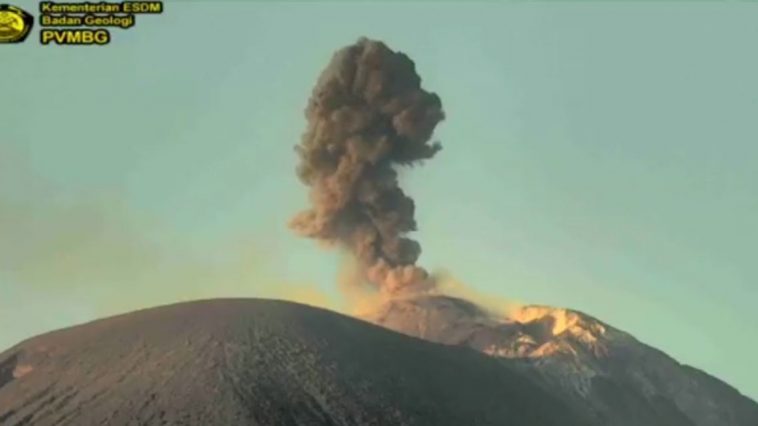 Gunung Ile Lewotolok di Lembata NTT Meletus Pagi Ini, Tinggi Kolom Abu 600 Meter