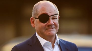 Kanselir Jerman Pakai Penutup Mata Usai Alami Kecelakaan Saat Jogging