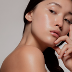 Lakukan 4 Rutinitas Harian Ini untuk Punya Glass Skin Layaknya Orang Korea