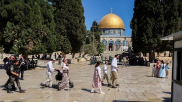 Rayakan Sukkot, Ratusan Pemukim Israel Serbu Masjid Al Aqsa