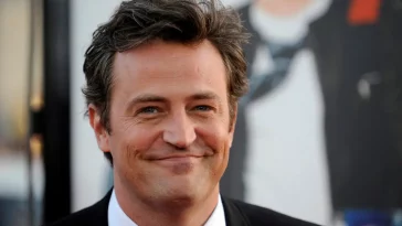 Matthew Perry Meninggal Dunia, Ini Momen Ikonis Tokoh Chandler Bing di 'Friends'