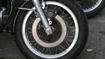 Tekanan Angin Ban Motor Harus Pas, Gak Kurang atau Lebih! Ini Alasannya