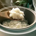Hindari 4 Hal Ini saat Masak Nasi Pakai Rice Cooker agar Tidak Cepat Basi