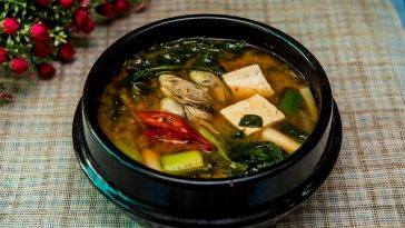 4 Menu Makanan Sehat dari Negara dengan Penduduk Berumur Panjang, Ada Sup Miso!
