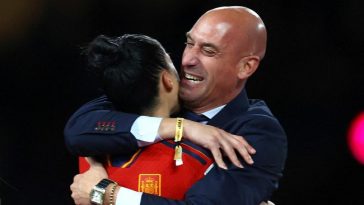FIFA Larang Luis Rubiales Terlibat di Sepak Bola selama 3 Tahun Usai Cium Pemain Timnas Wanita Spanyol