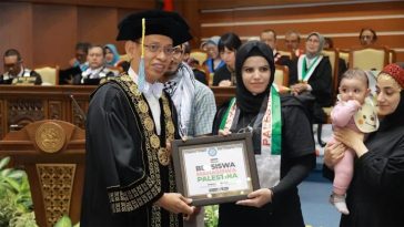 Kisah Mahasiswa Universitas Airlangga Asal Palestina yang Rumahnya Dibom, Kampus Beri Beasiswa