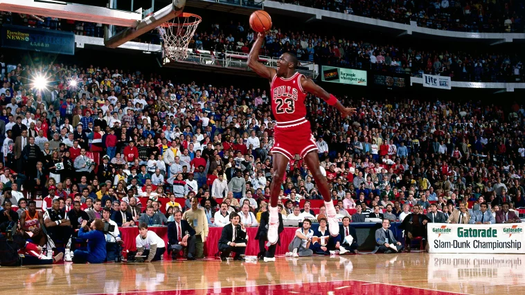 10 Pemain yang Pernah Hancurkan Ring Basket Saat Slam Dunk, Ada Michael Jordan!