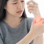 7 Cara Cepat Hilangkan Nyeri Asam Urat Secara Alami