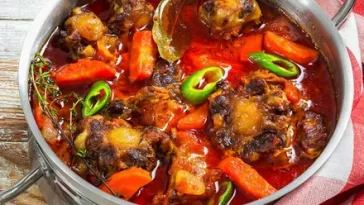 Resep Buntut Sapi Kuah Asam Padeh, Hidangan Makan Malam yang Lezat!
