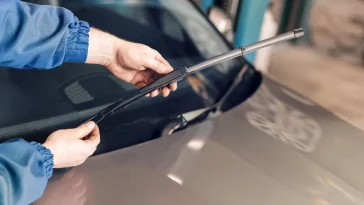 Inilah Deretan Tanda Wiper Mobil Kamu Harus Diganti