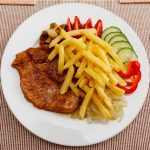 Kenali Gejala Awal Terlalu Banyak Makan Gorengan