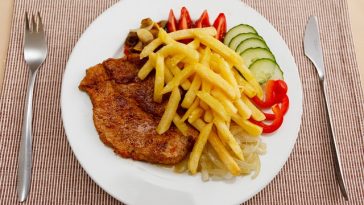 Kenali Gejala Awal Terlalu Banyak Makan Gorengan