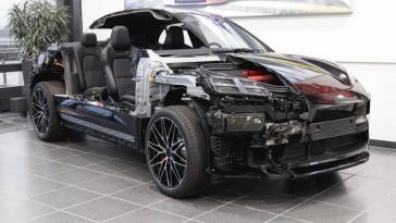 Versi Listrik Mobil Terlaris Porsche Meluncur, Begini Kemampuannya