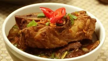 Resep Rawon Iga, Rasanya Nendang Banget untuk Santap Malam