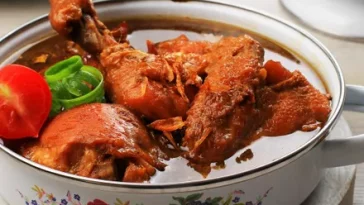 Resep Semur Ayam Pedas yang Enak untuk Lauk Makan Siang