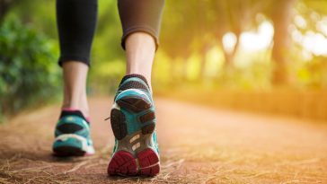 Mengenal Brisk Walking dan Manfaatnya untuk Tubuh