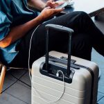 8 Manfaat Smart Luggage, Koper Pintar Canggih yang Multifungsi