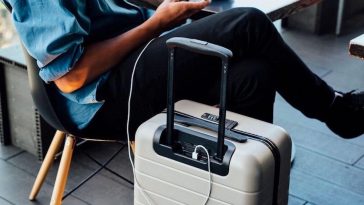 8 Manfaat Smart Luggage, Koper Pintar Canggih yang Multifungsi