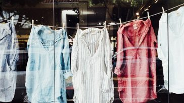 8 Cara Mencuci Baju saat Musim Hujan, Jangan Rendam Terlalu Lama
