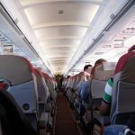 Pilot Ini Menyarankan Penumpang Pesawat Bawa Air Minum Sendiri, Kenapa?