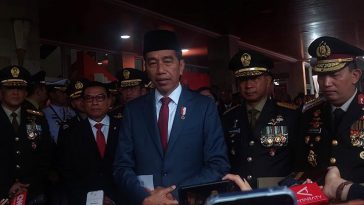 Presiden Jokowi memberi keterangan usai Rapat Pimpinan (Rapim) TNI-Polri pada Rabu 28 Februari 2024 di Gedung Ahmad Yani Mabes TNI, Cilangkap, Jakarta Timur. TEMPO/Daniel A. Fajri