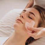 Gua Sha Bisa Tiruskan Wajah? Ini Faktanya