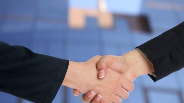 Peneliti Ungkap Cara Jabat Tangan Bisa Cerminkan Kondisi Kesehatan