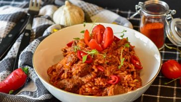 Kapan Waktu Paling Sehat untuk Makan Malam? Ini Jawabannya Menurut Penelitian