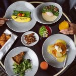 Nabi Larang Makan Sambil Berdiri, Ini 5 Dampak Buruknya untuk Kesehatan