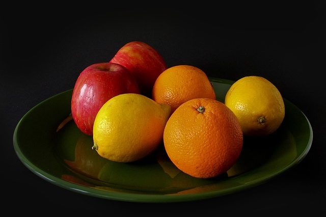 Apel Vs Jeruk, Mana yang Lebih Baik untuk Kesehatan?