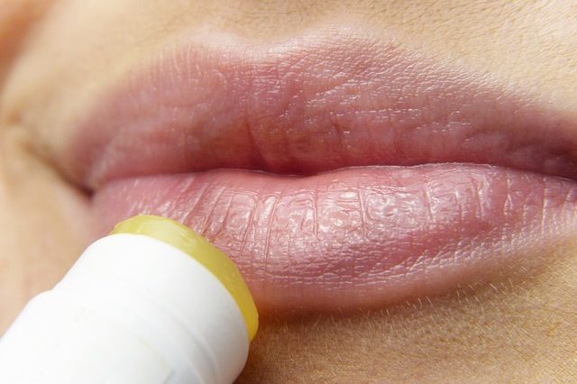 Jangan Dijilat, Ini Tips Atasi Bibir Kering dan Pecah saat Berpuasa