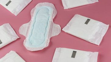 Benarkah Sering Konsumsi Makanan Olahan Percepat Anak Perempuan Menstruasi?
