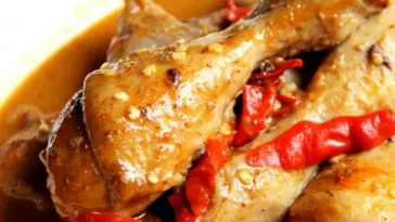 Resep Gulai Ayam Pedas yang Cocok Disajikan dengan Lontong