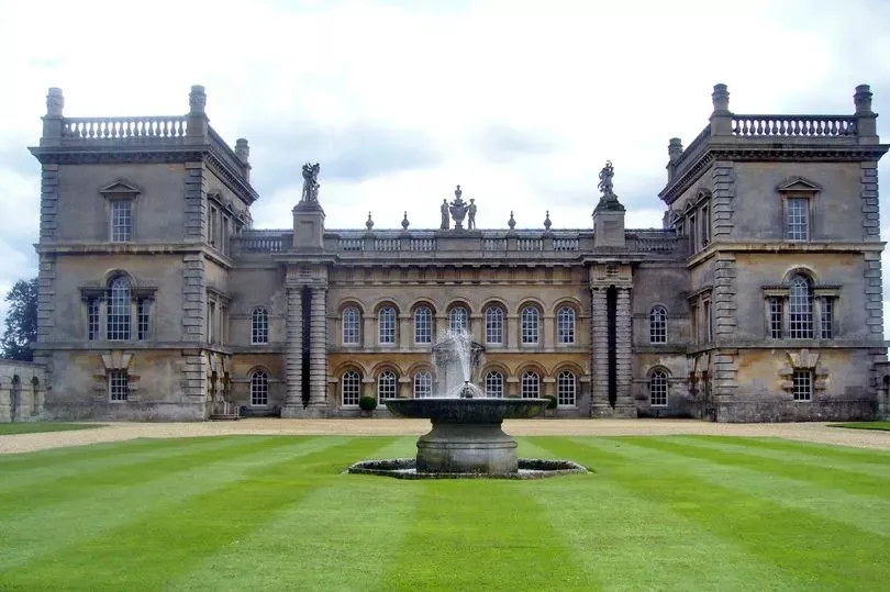 10 Kastil yang Jadi Lokasi Syuting Bridgerton Season 3