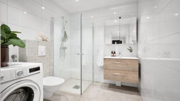 Ini 3 Manfaat Mandi Air Hangat Setelah Pulang Bekerja, Apa Saja?