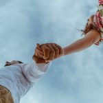 Ingin Selalu Melindungi, 4 Zodiak Ini Paling Protektif ke Pasangan