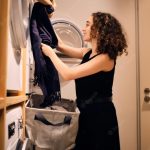 6 Tips Mencuci Pakaian Hitam agar Warnanya Tak Cepat Pudar