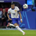 Hidung Kylian Mbappe Patah di Laga Euro 2024, Apa Komplikasi Terburuknya?