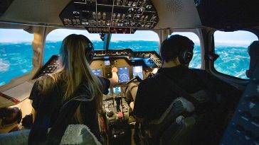 Ada Kampus Neil Armstrong, Berikut 7 Sekolah Pilot Terbaik di Dunia