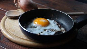 5 Kesalahan Masak Telur yang Bikin Nutrisinya Hilang dan Tidak Diet Friendly