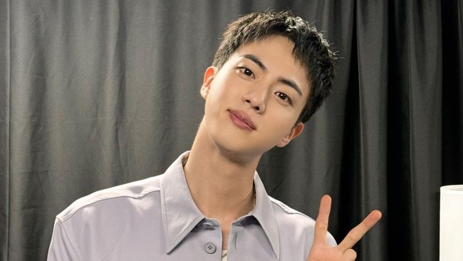 Jin BTS Jadi Pembawa Obor di Olimpiade Paris 2024