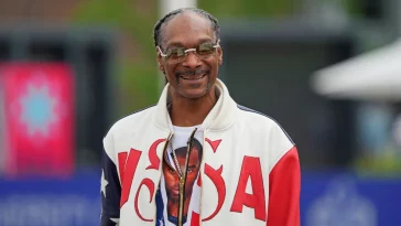 Obor Olimpiade Paris 2024 Tahap Akhir Dibawa Snoop Dogg, Simak Profil Rapper Amerika Ini
