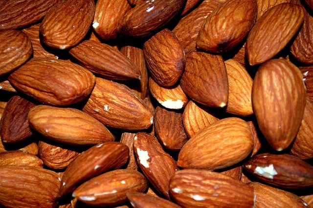 Inilah 10 Manfaat Rutin Makan 3 Biji Kacang Almond Setiap Pagi bagi Kesehatan