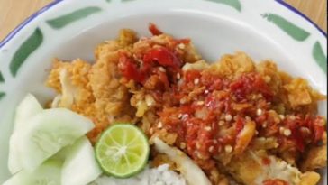 Resep Ayam Geprek ala Chef Devina Hermawan, Pedasnya Nampol!