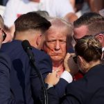 Donald Trump Terluka Saat Terjadi Penembakan di Tengah Kampanye