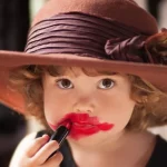 Anak-anak Tak Boleh Gunakan Perawatan Kulit untuk Dewasa, Ini Alasannya!