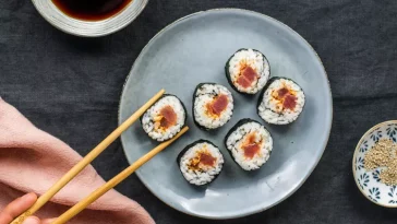 Cobain Resep Homemade Sushi Gulung Aneka Rasa, Ada Tuna Pedas