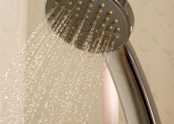 Mandi Air Dingin Bisa Bantu Atasi Anxiety? Ini Penjelasannya