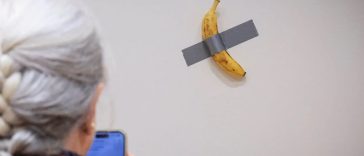 Pengusaha Ini Makan Pisang Karya Seni yang Dibeli Seharga Rp95 M